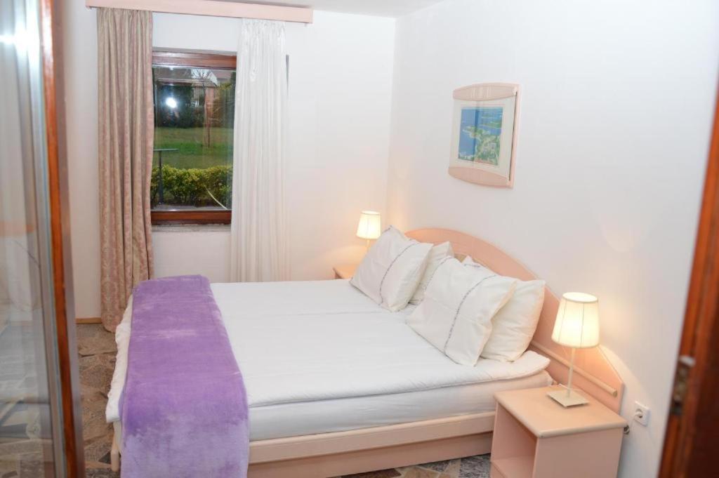 Nova Vas  Apartments Athena المظهر الخارجي الصورة