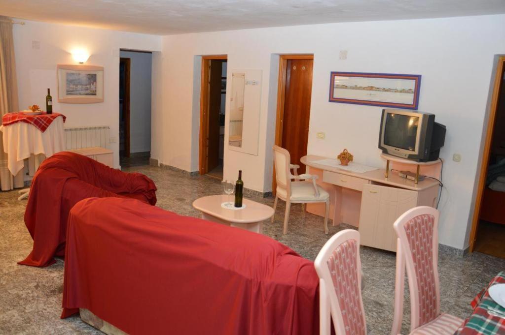 Nova Vas  Apartments Athena المظهر الخارجي الصورة