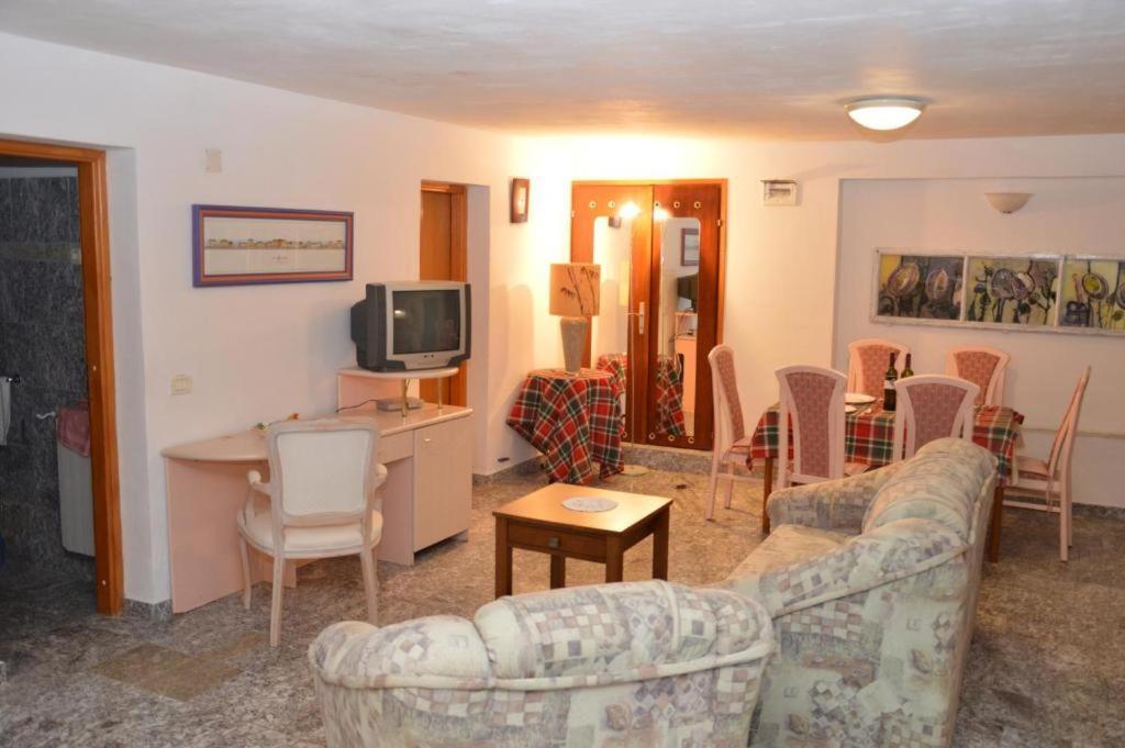 Nova Vas  Apartments Athena المظهر الخارجي الصورة